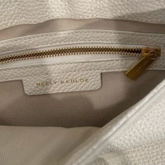 Neely & Chloe saddle bag - Picture 2 of 2